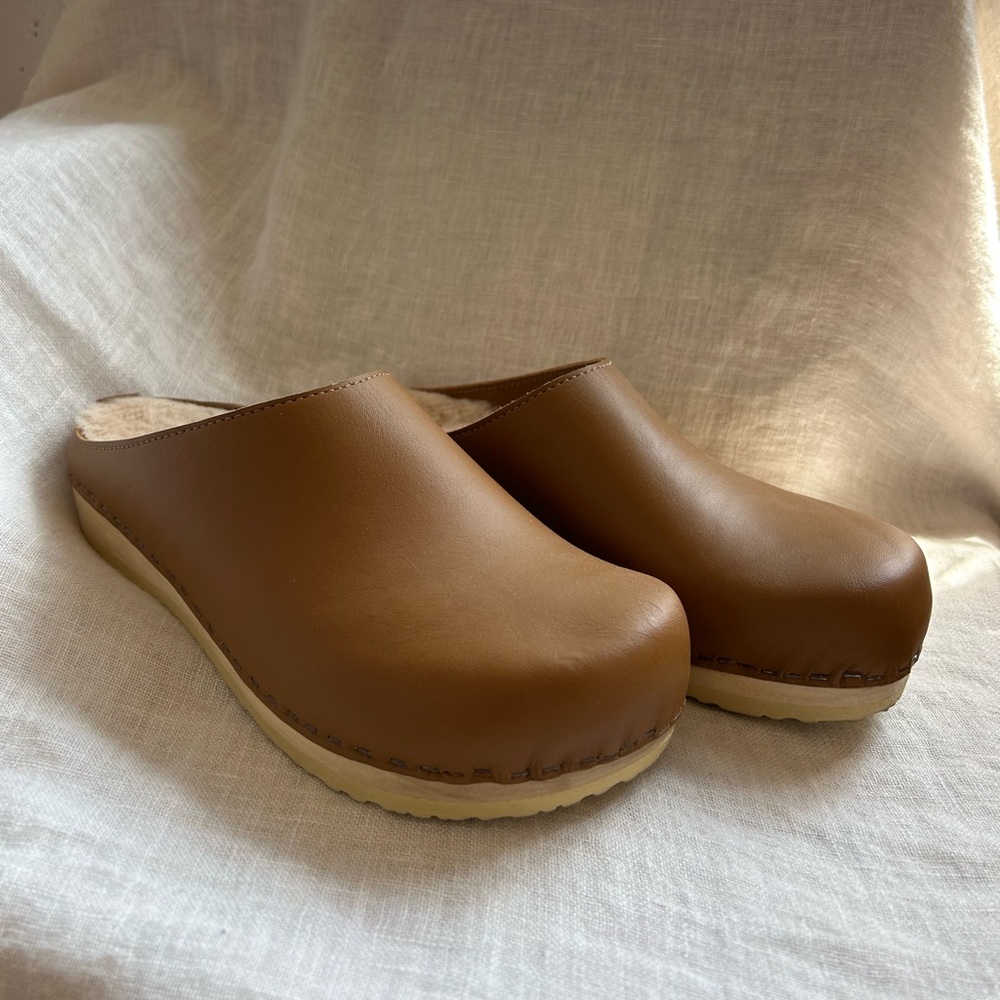No. 6 Flat Clogs in Palomino